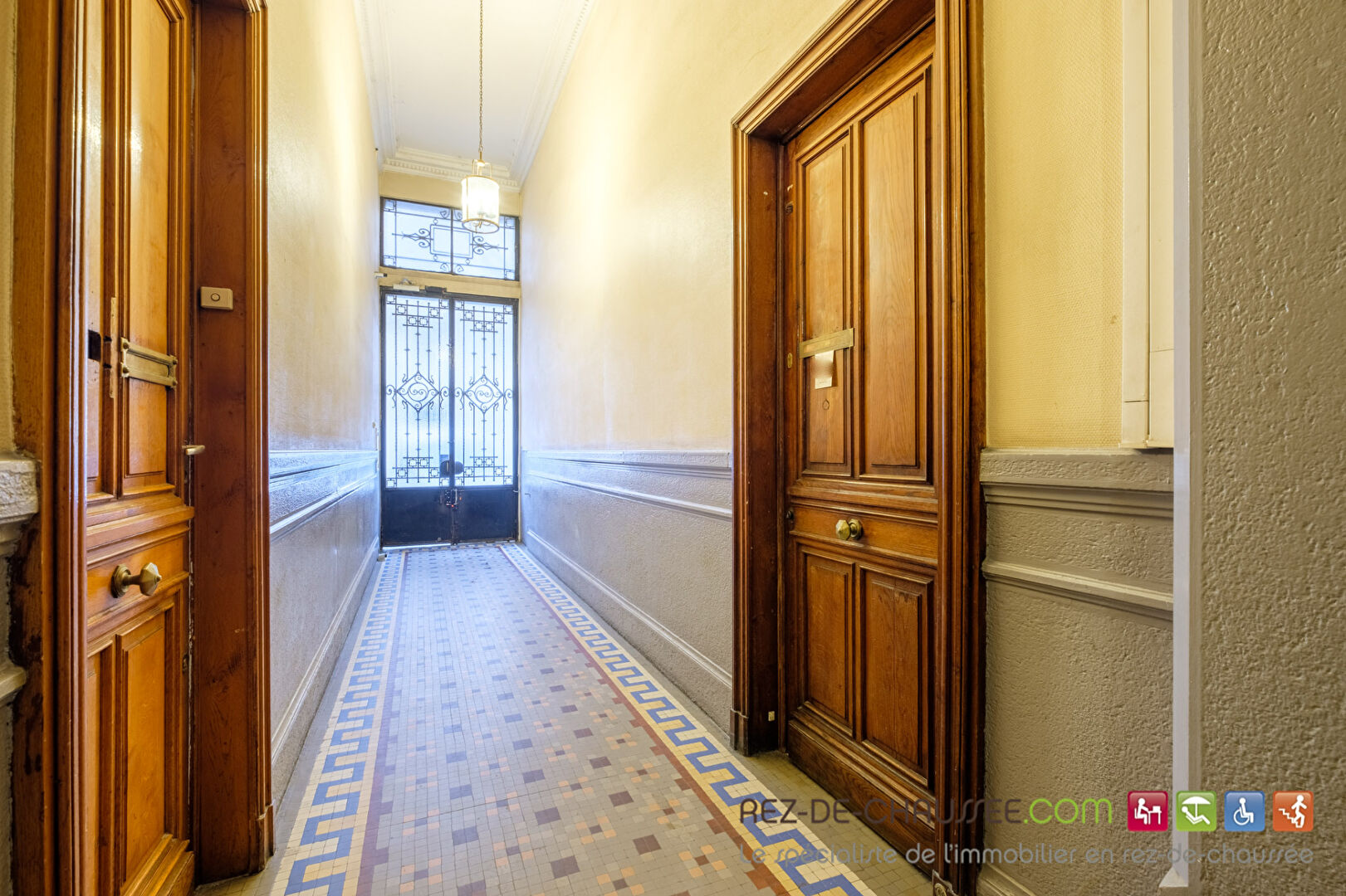 Jean macé - local commercial  à la vente de 233m² à Lyon — photo 2