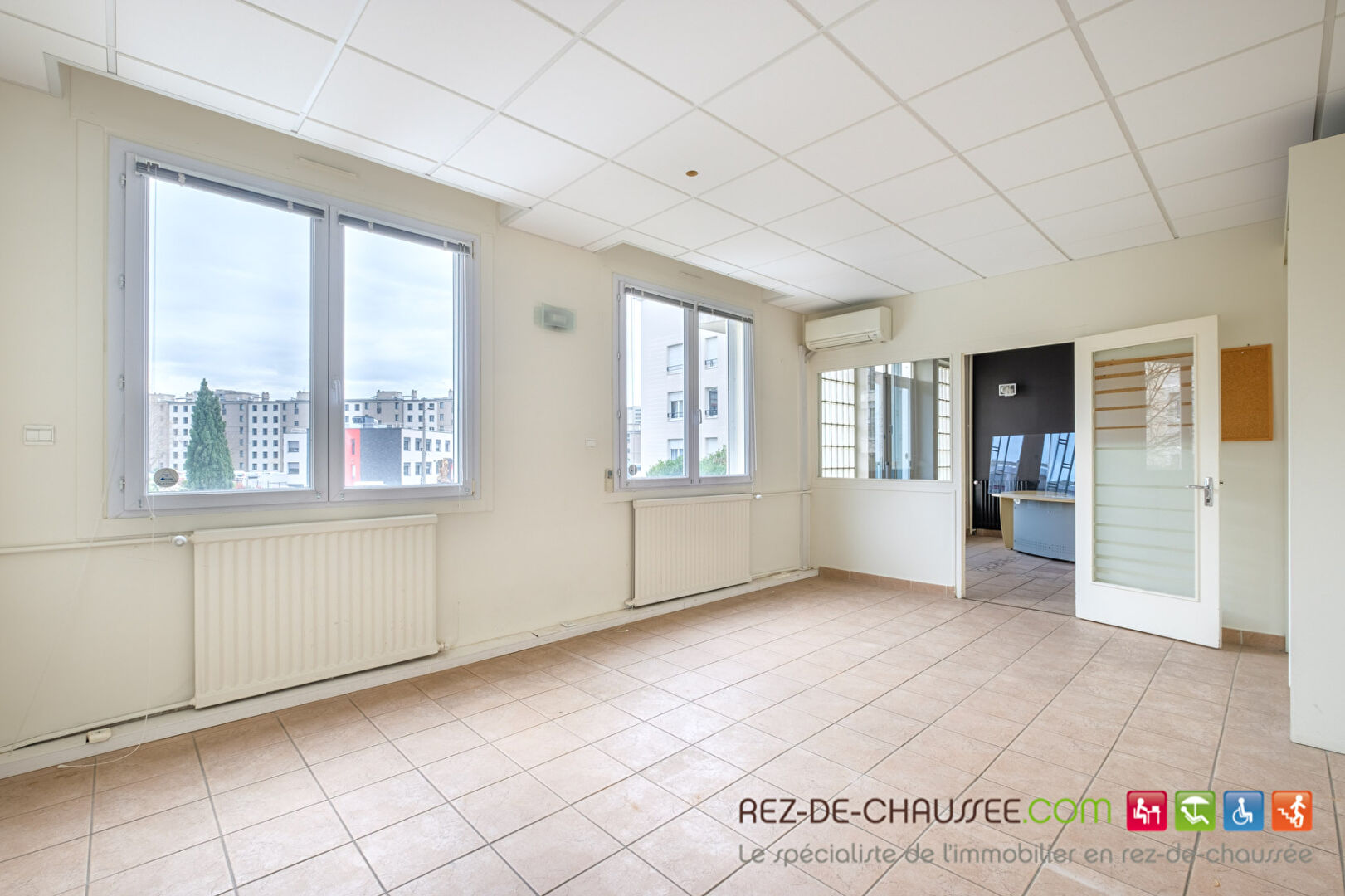 Ecully - bureaux de 268 m² à la location à Ecully — photo 5