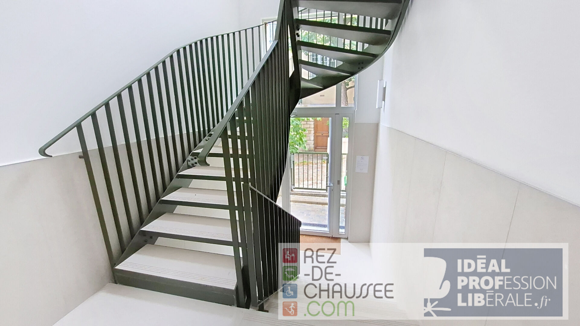 Mousaïa bureaux pour profession liberale sur 2 niveaux avec exterieur à Paris 19 — photo 10