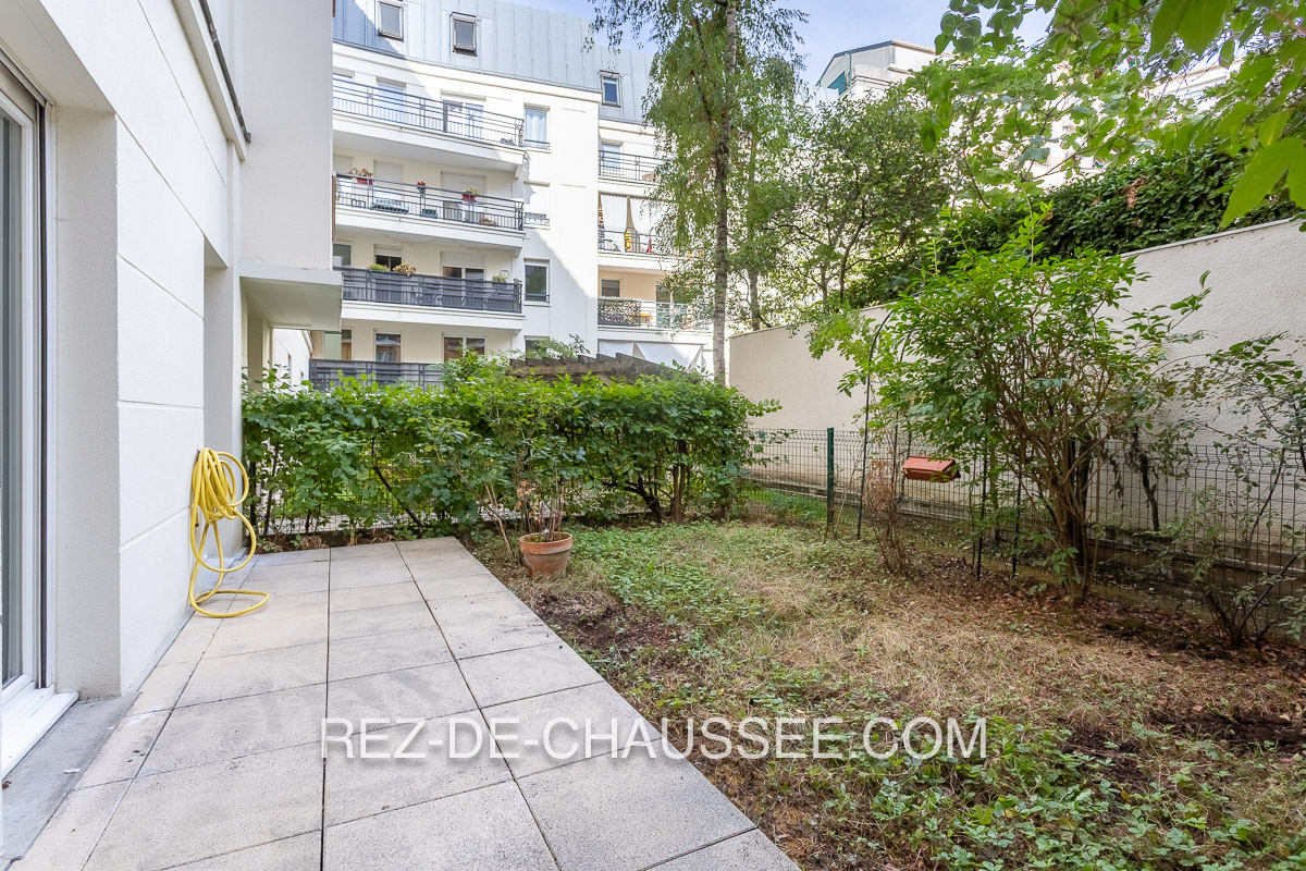 Bureaux pour profession liberale avec terrasse jardin et parking à Les lilas — photo 2