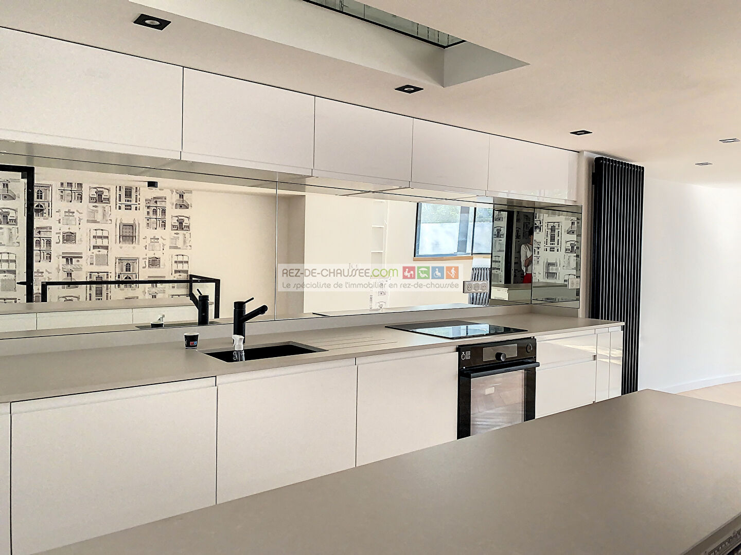Bureaux en loft face au parc des buttes-chaumont à Paris 19 — photo 4